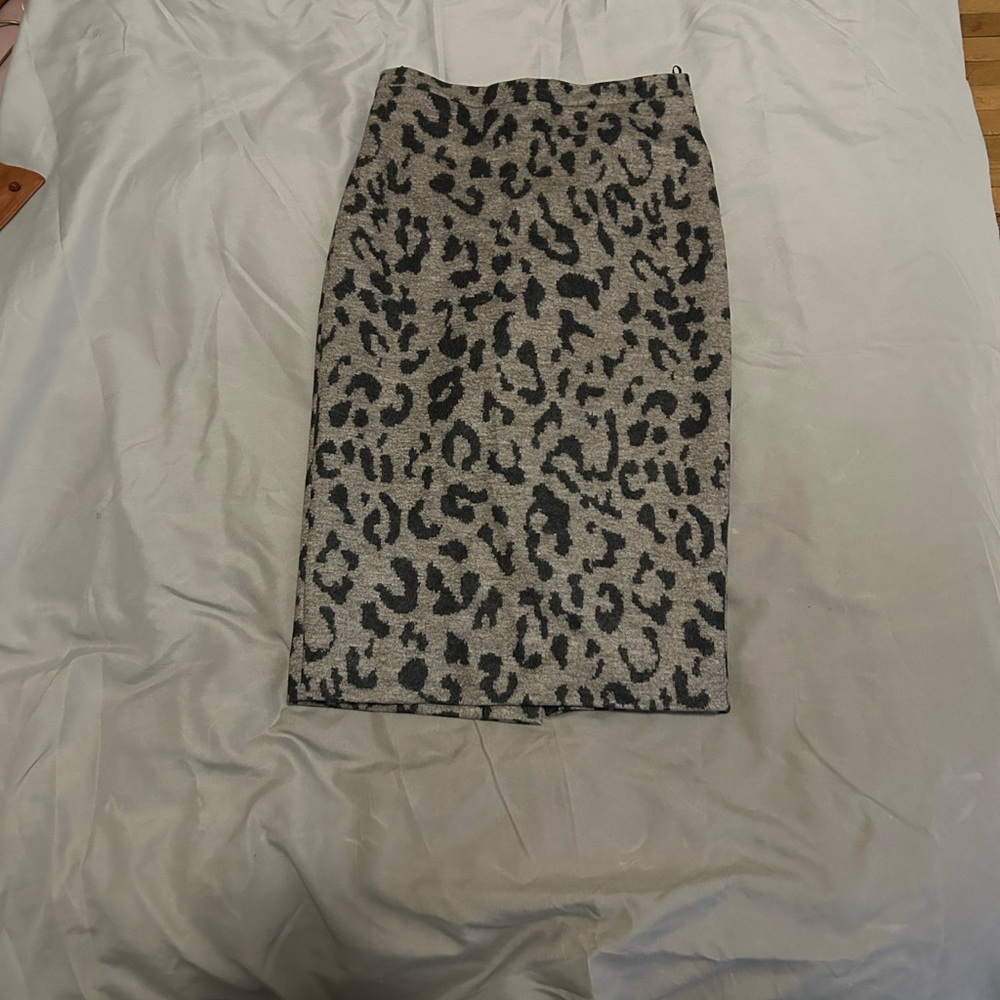 MaxMara Black and Gray Animal Print Pencil Skirt